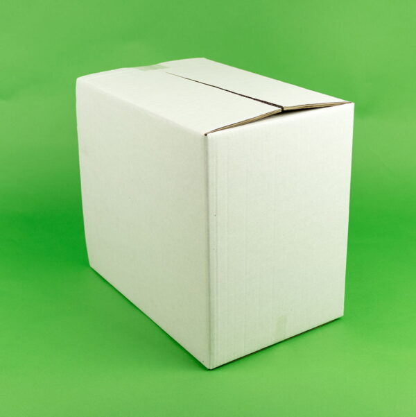 Cutii Pliate pentru Transport CO5, Set de 50 Bucăți, Dimensiuni 315x225x160 mm, Alb Exterior, Natur Interior, Ideal pentru Curierat și Depozitare